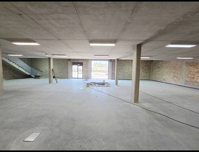 571M² WAREHOUSE TO LET IN RIVERSANDS
